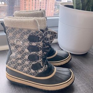 Waterproof Sorel Women’s Winter Boots Size 6